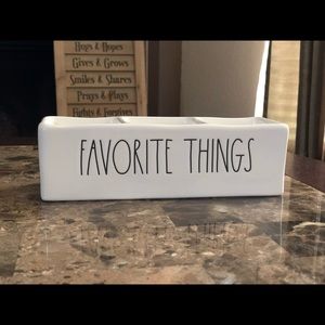 SOLD!!!   Rae Dunn holder